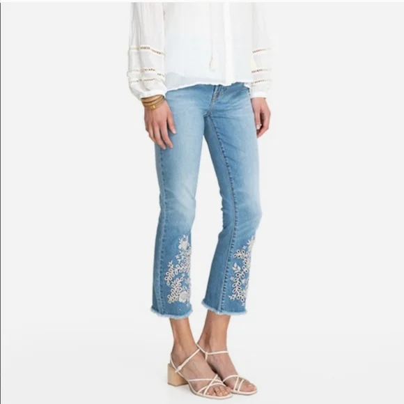 Johnny Was Samira Eyelet Cropped Baby Boot Mid Rise Jeans Embroidered Size 29 - Picture 3 of 16